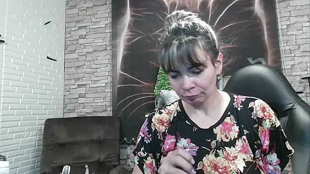 Snapshot of charlotedoll chatting on 12/22/24, 02:16 charlotedoll online show from 12/22/24, 02:16