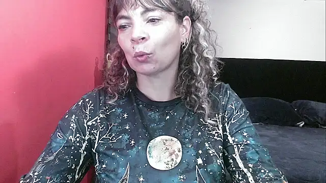 Snapshot of charlotedoll chatting on 10/22/25, 04:13 charlotedoll online show from 10/22/25, 04:13