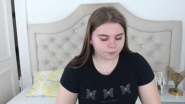 Snapshot of AbbyPleasure chatting on 12/11/24, 03:05 AbbyPleasure online show from 12/11/24, 03:05