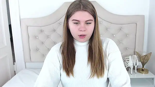 Snapshot of AbbyPleasure chatting on 12/13/24, 09:57 AbbyPleasure online show from 12/13/24, 09:57