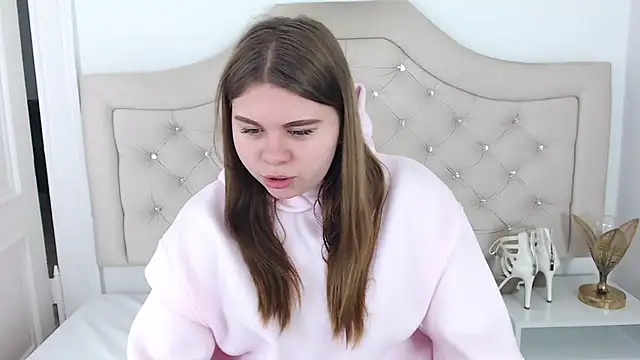 Snapshot of AbbyPleasure chatting on 12/16/24, 07:58 AbbyPleasure online show from 12/16/24, 07:58