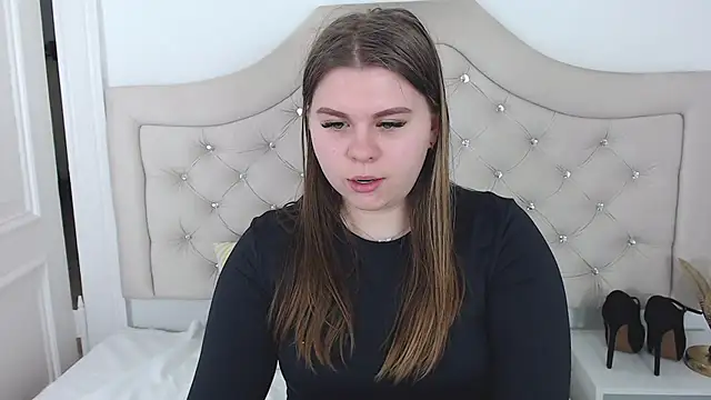 Snapshot of AbbyPleasure chatting on 12/23/24, 02:07 AbbyPleasure online show from 12/23/24, 02:07