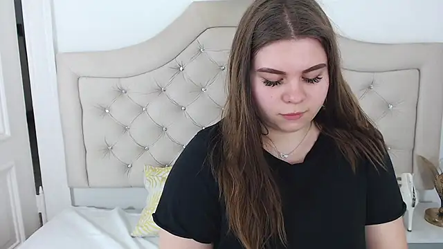 Snapshot of AbbyPleasure chatting on 12/30/24, 11:59 AbbyPleasure online show from 12/30/24, 11:59