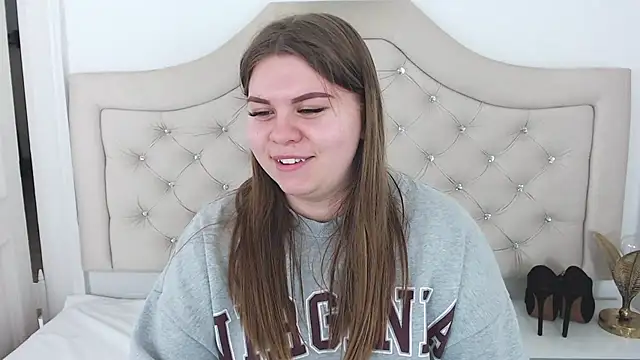 Snapshot of AbbyPleasure chatting on 01/28/25, 01:27 AbbyPleasure online show from 01/28/25, 01:27