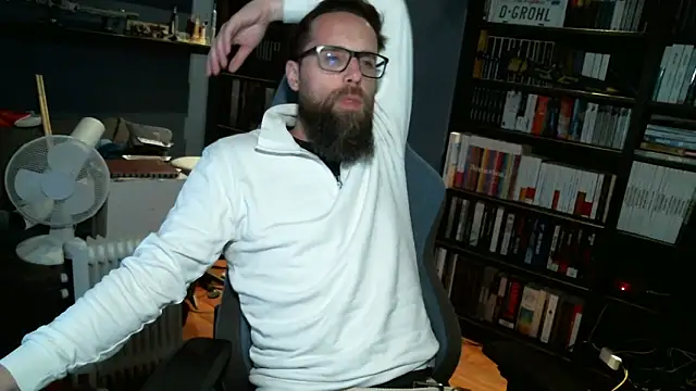 Snapshot of MeSteff chatting on 12/21/24, 10:51 MeSteff online show from 12/21/24, 10:51