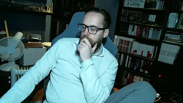 Snapshot of MeSteff chatting on 12/25/24, 11:42 MeSteff online show from 12/25/24, 11:42