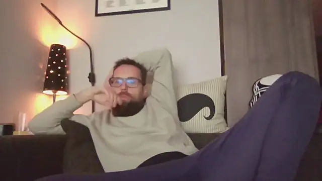 Snapshot of MeSteff chatting on 03/17/25, 08:09 MeSteff online show from 03/17/25, 08:09