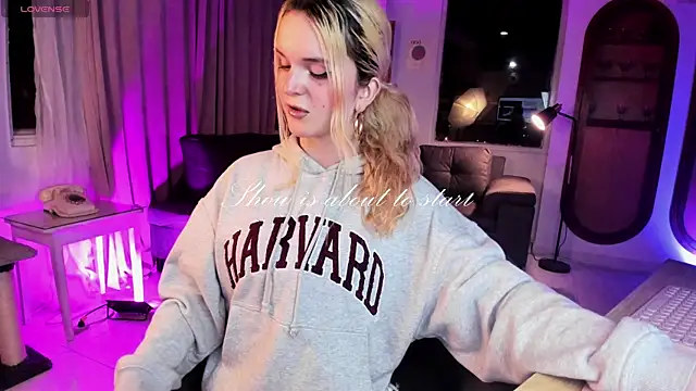 misschloe   online show from 01/03/25, 11:55