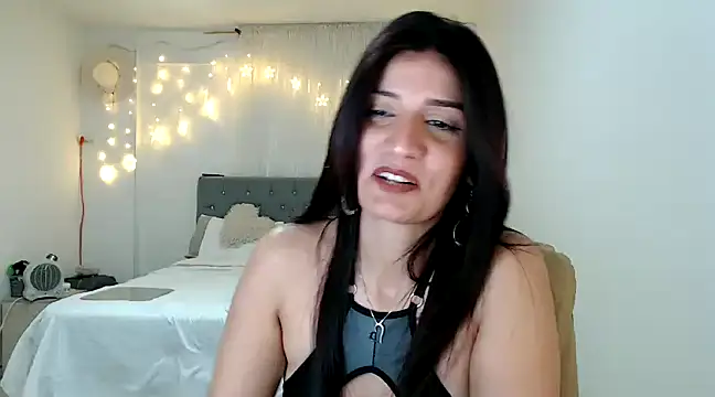 Snapshot of ZajiraShane chatting on 12/13/24, 10:30 ZajiraShane online show from 12/13/24, 10:30