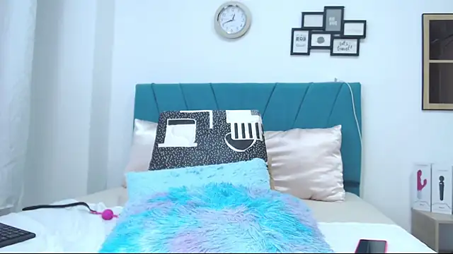 kamila lopez online show from 01/06/25, 12:48