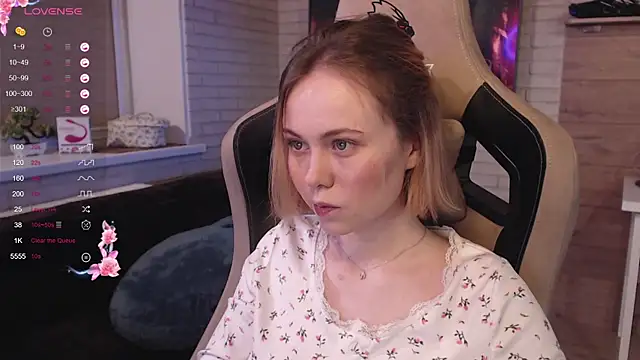 Snapshot of lucy_mirror chatting on 10/09/25, 08:51 lucy mirror online show from 10/09/25, 08:51