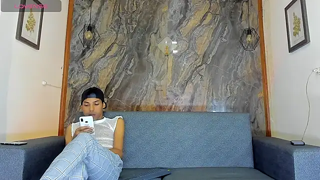 Snapshot of liam_genner_ chatting on 12/04/24, 07:45 liam genner online show from 12/04/24, 07:45