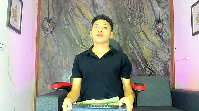 Snapshot of liam_genner_ chatting on 01/27/25, 07:13 liam genner online show from 01/27/25, 07:13