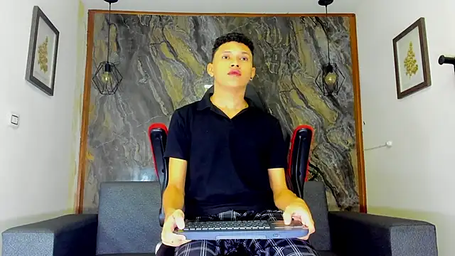 Snapshot of liam_genner_ chatting on 01/29/25, 07:43 liam genner online show from 01/29/25, 07:43