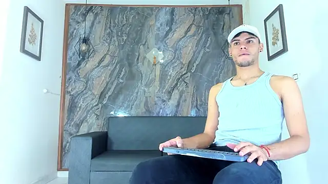 Snapshot of liam_genner_ chatting on 02/02/25, 07:46 liam genner online show from 02/02/25, 07:46