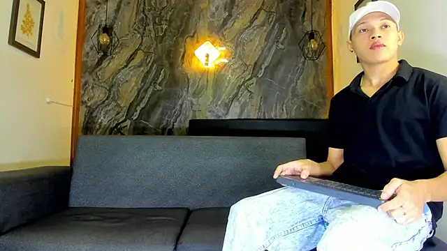 Snapshot of liam_genner_ chatting on 02/07/25, 07:49 liam genner online show from 02/07/25, 07:49