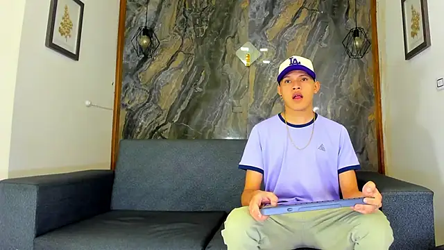 Snapshot of liam_genner_ chatting on 02/14/25, 07:33 liam genner online show from 02/14/25, 07:33