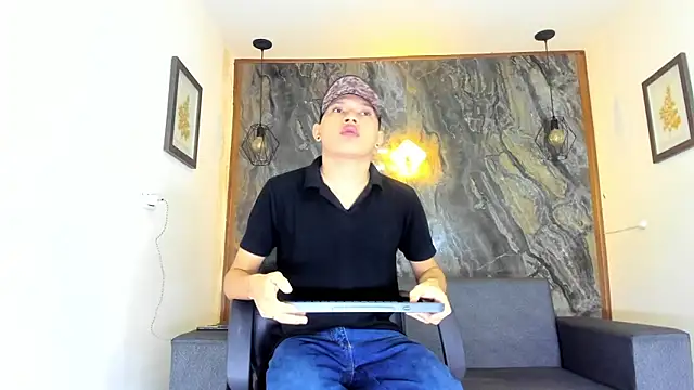 Snapshot of liam_genner_ chatting on 03/08/25, 08:03 liam genner online show from 03/08/25, 08:03