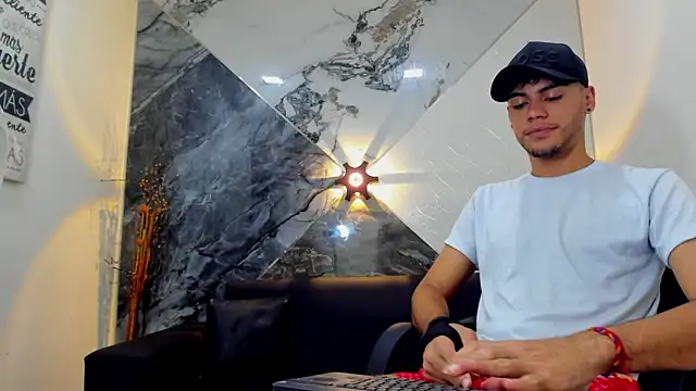 Snapshot of liam_genner_ chatting on 03/09/25, 07:48 liam genner online show from 03/09/25, 07:48