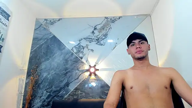 Snapshot of liam_genner_ chatting on 03/10/25, 01:56 liam genner online show from 03/10/25, 01:56