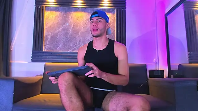 Snapshot of liam_genner_ chatting on 10/04/25, 08:07 liam genner online show from 10/04/25, 08:07