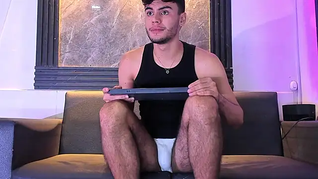 Snapshot of liam_genner_ chatting on 10/10/25, 08:19 liam genner online show from 10/10/25, 08:19