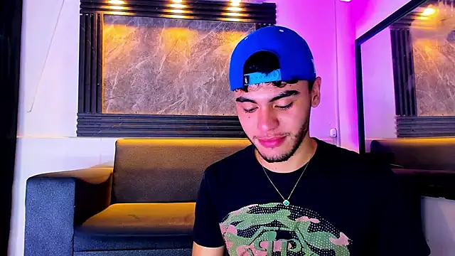 Snapshot of liam_genner_ chatting on 10/12/25, 08:52 liam genner online show from 10/12/25, 08:52