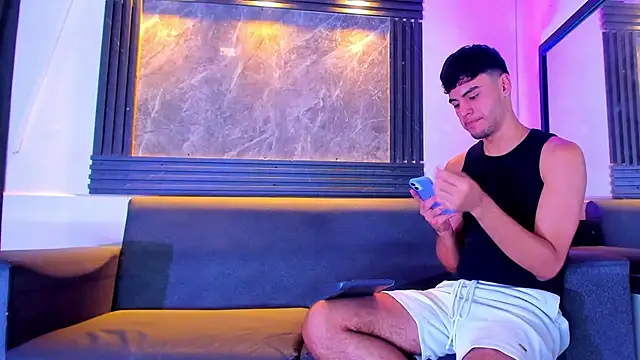 Snapshot of liam_genner_ chatting on 11/09/25, 08:18 liam genner online show from 11/09/25, 08:18