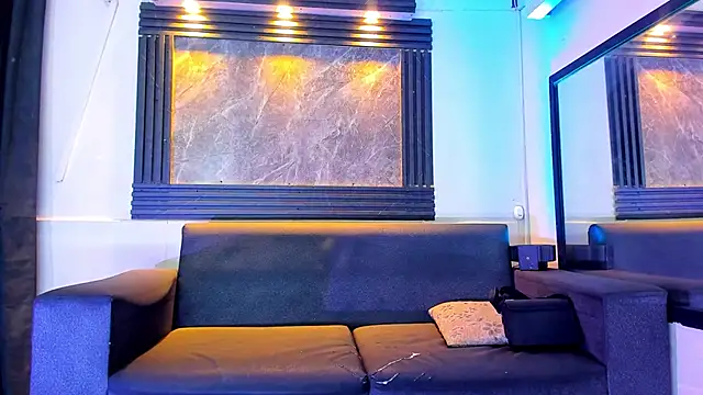 Snapshot of liam_genner_ chatting on 11/28/25, 08:22 liam genner online show from 11/28/25, 08:22