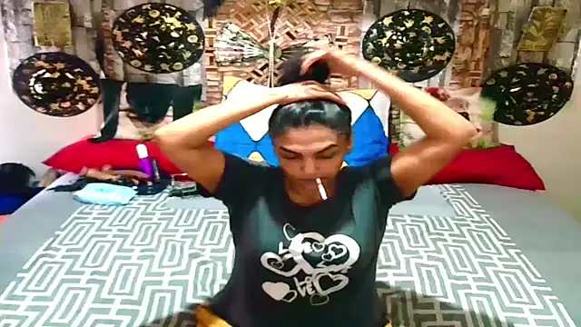 Snapshot of Indian_Blaze00 chatting on 10/20/25, 10:05 Indian Blaze00 online show from 10/20/25, 10:05