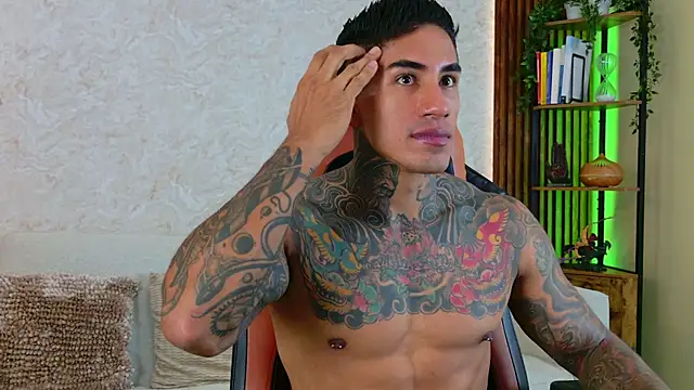 Snapshot of AdanReilly chatting on 11/14/25, 12:15 AdanReilly online show from 11/14/25, 12:15