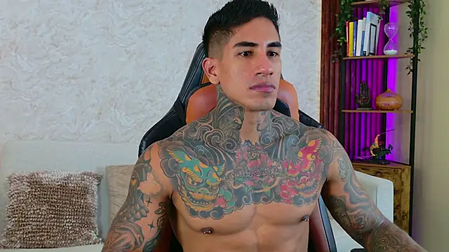 Snapshot of AdanReilly chatting on 11/15/25, 03:52 AdanReilly online show from 11/15/25, 03:52