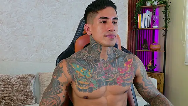 Snapshot of AdanReilly chatting on 11/19/25, 12:49 AdanReilly online show from 11/19/25, 12:49