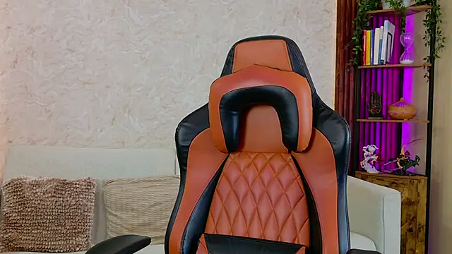 Snapshot of AdanReilly chatting on 12/17/25, 08:48 AdanReilly online show from 12/17/25, 08:48