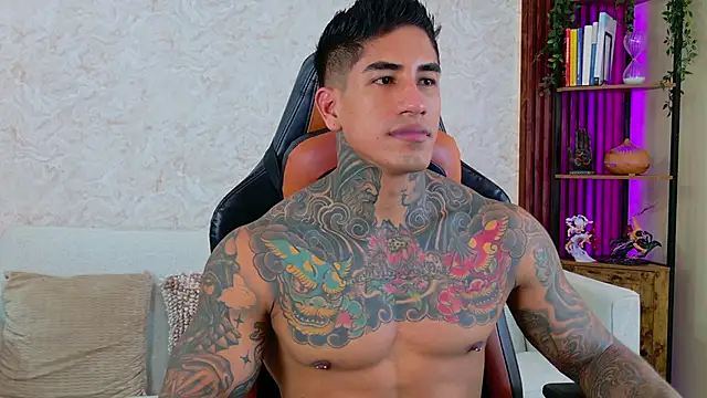 Snapshot of AdanReilly chatting on 12/21/25, 02:57 AdanReilly online show from 12/21/25, 02:57