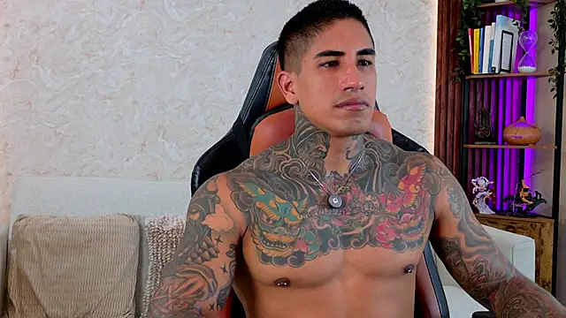 Snapshot of AdanReilly chatting on 05/03/26, 03:51 AdanReilly online show from 05/03/26, 03:51
