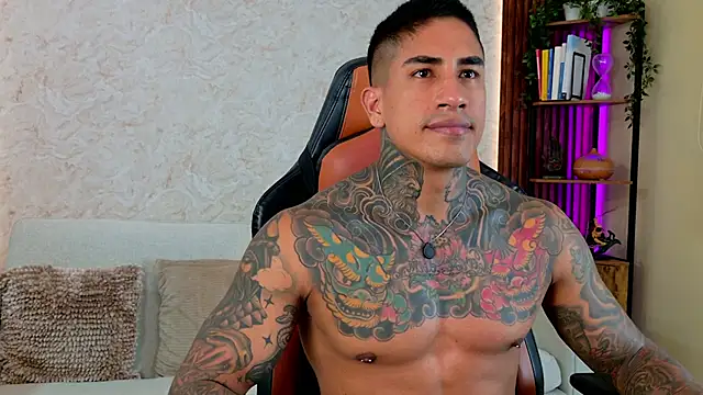Snapshot of AdanReilly chatting on 05/11/26, 11:13 AdanReilly online show from 05/11/26, 11:13