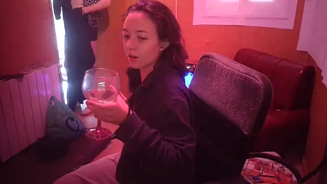 Snapshot of Lia_Y_PatrickX chatting on 11/26/25, 08:37 Lia Y PatrickX online show from 11/26/25, 08:37