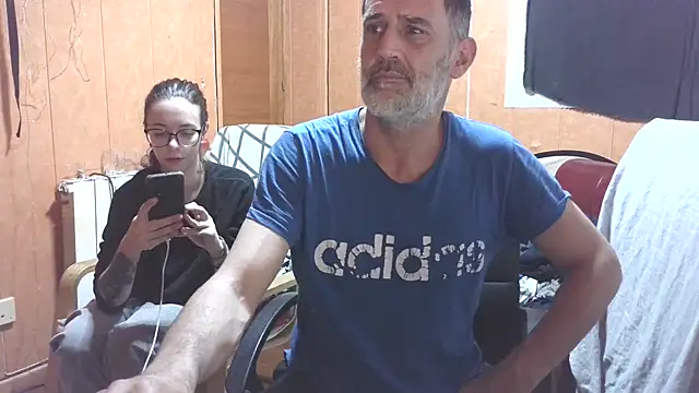 Snapshot of Lia_Y_PatrickX chatting on 12/21/25, 02:51 Lia Y PatrickX online show from 12/21/25, 02:51