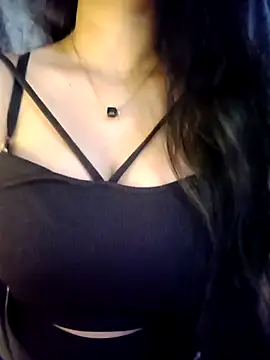 Snapshot of _sunshine- chatting on 09/17/25, 08:43  sunshine- online show from 09/17/25, 08:43