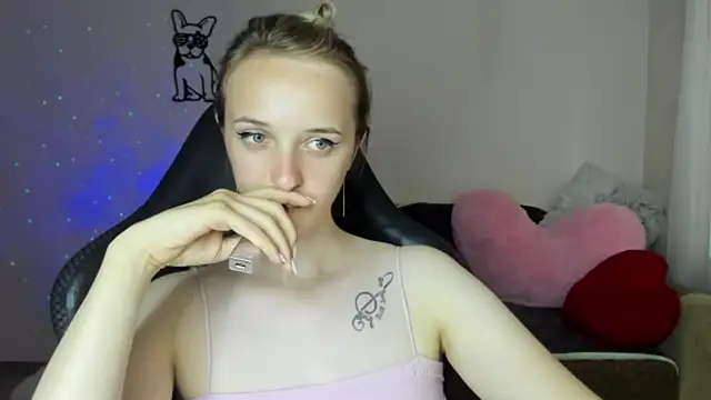 Snapshot of RouseReed chatting on 07/03/26, 10:54 RouseReed online show from 07/03/26, 10:54