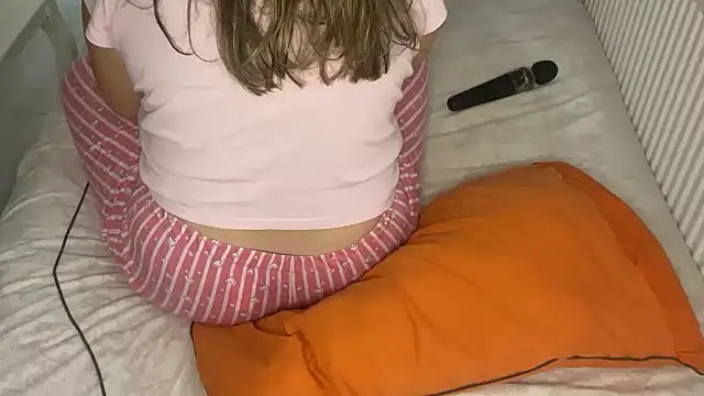 Ceyceys online show from 11/18/25, 11:58