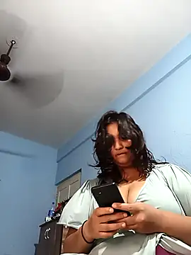 Snapshot of HottyOlly chatting on 10/06/25, 12:46 HottyOlly online show from 10/06/25, 12:46