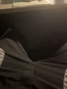 Snapshot of FrutenFratenR9 chatting on 11/01/25, 09:28 FrutenFratenR9 online show from 11/01/25, 09:28