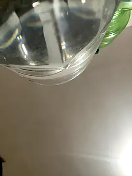 Snapshot of FrutenFratenR9 chatting on 12/19/25, 04:36 FrutenFratenR9 online show from 12/19/25, 04:36