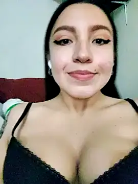 Snapshot of Paudelatorre chatting on 01/25/25, 02:58 Paudelatorre online show from 01/25/25, 02:58