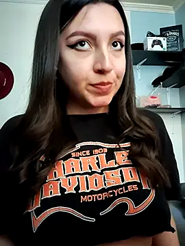 Snapshot of Paudelatorre chatting on 02/15/25, 08:11 Paudelatorre online show from 02/15/25, 08:11