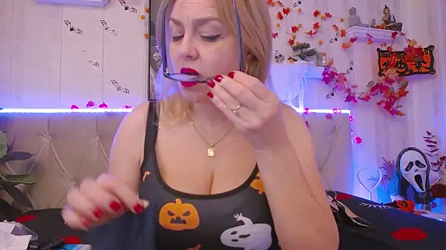 LadyJeen online show from 11/01/25, 06:10