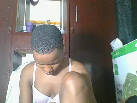 Snapshot of AfricanPrincess24 chatting on 04/17/26, 03:09 AfricanPrincess24 online show from 04/17/26, 03:09