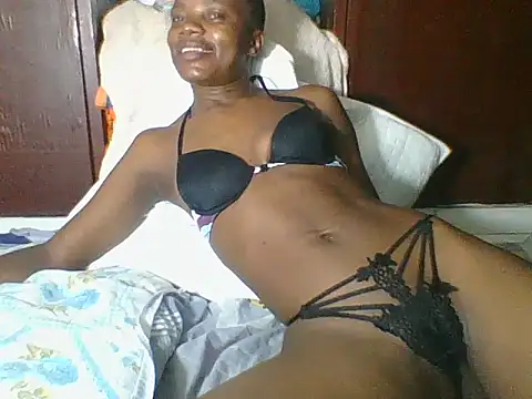 Snapshot of AfricanPrincess24 chatting on 05/01/26, 03:00 AfricanPrincess24 online show from 05/01/26, 03:00
